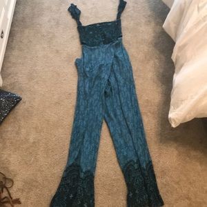 Free people jumpsuit blue pattern with pockets